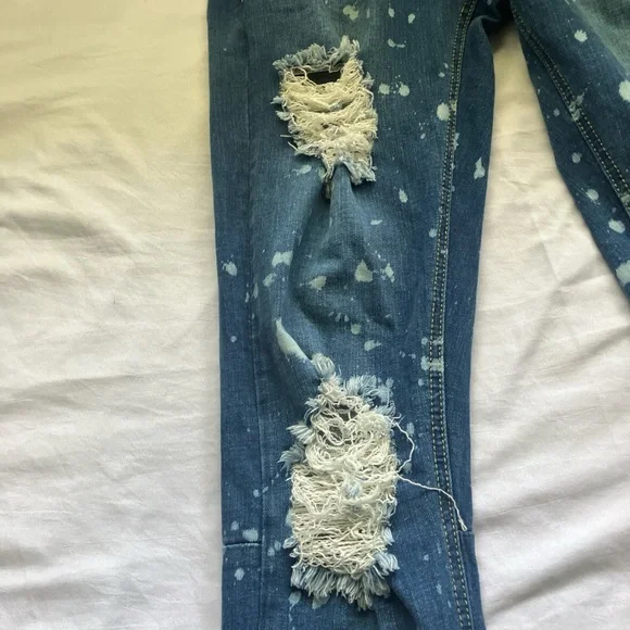 Crysp Denim Blue Jeans
Size 32x32 - Picture 4 of 7